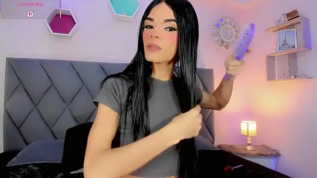 Amira_Ember live sex cam