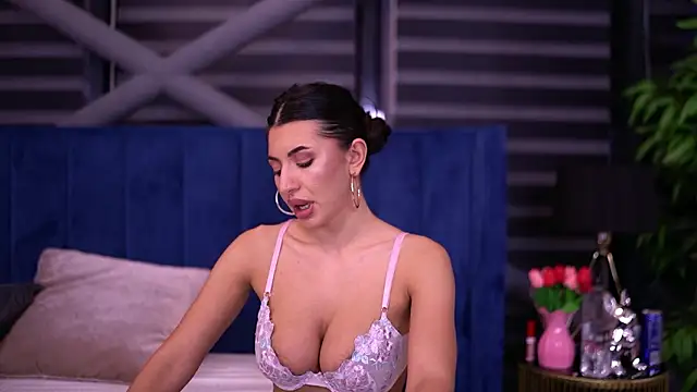 TanyaVonDe's cam snapshot