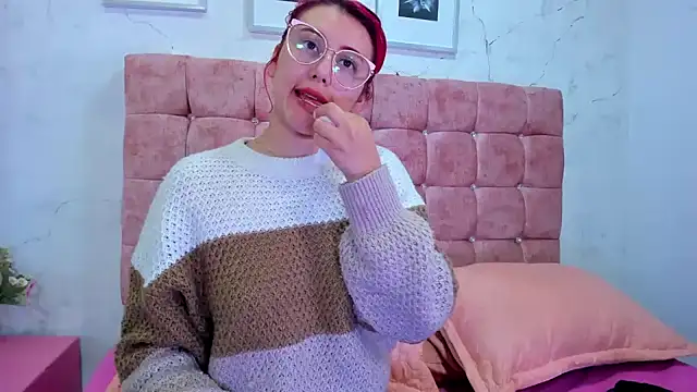 Maddy_Mills's cam snapshot