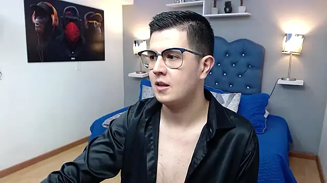 dylan_santiago_'s cam snapshot