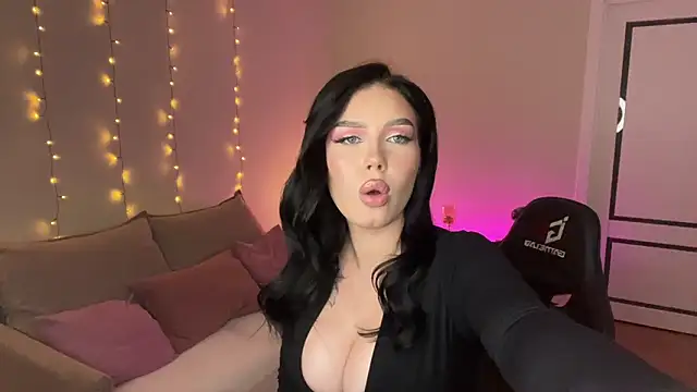 mistress_of_hearts's cam snapshot