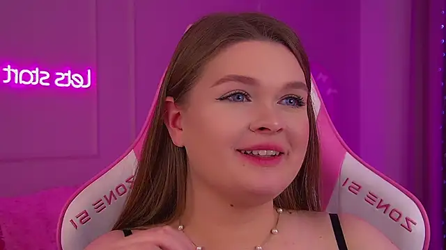 CrystalLyons's cam snapshot