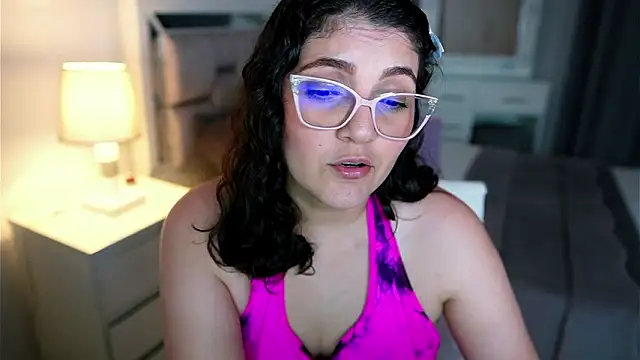 Camilaa_bueno's cam snapshot