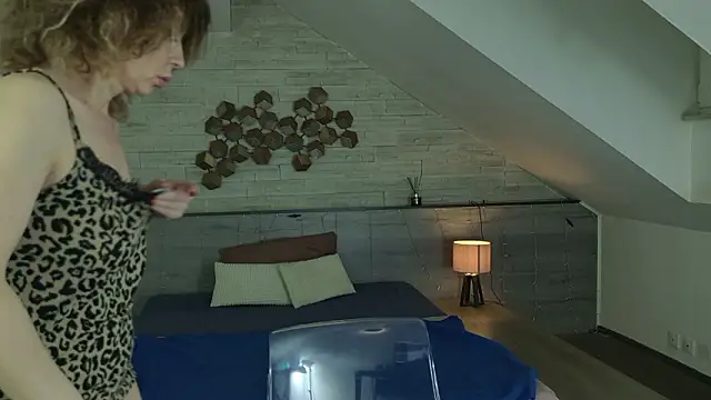 foxxy_milf's cam snapshot