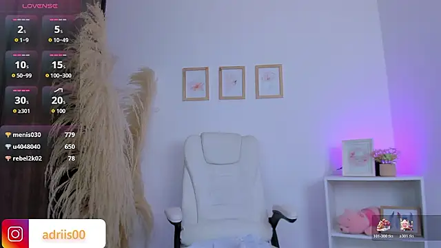 shannel_moss__'s cam snapshot