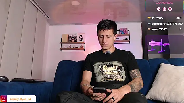 ashely_ryan24's cam snapshot