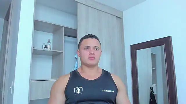 KingLevi01's cam snapshot