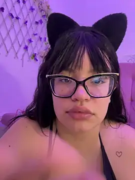 Emily_Taylor2's cam snapshot