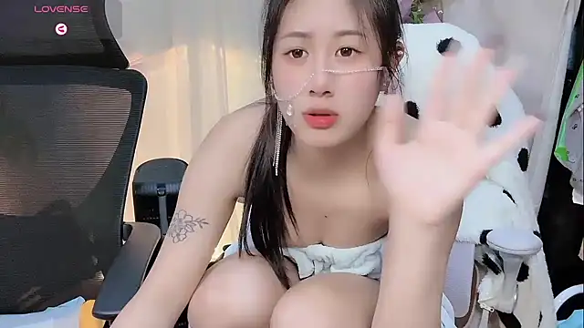 Yvonne-07's cam snapshot