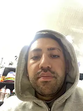 JuanZapata33 live sex cam