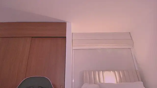 ArianaReynoldss's cam snapshot