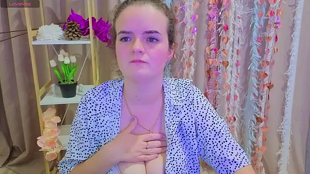 Luisa_Rosee's cam snapshot