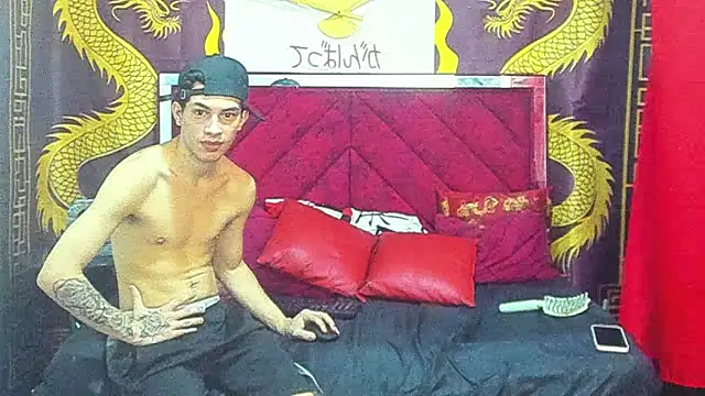 Pride_couple's cam snapshot