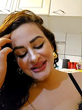 WatchTheQUEEnConQuer88's cam snapshot