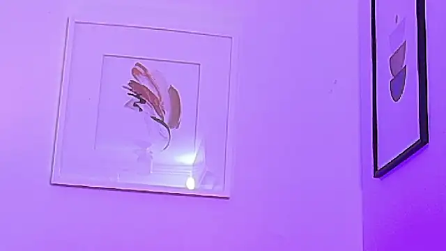 cutepetitee's cam snapshot