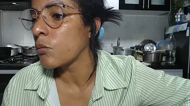 kateleyagrey's cam snapshot