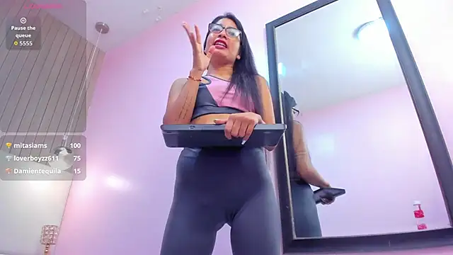 MelanyWayne_'s cam snapshot