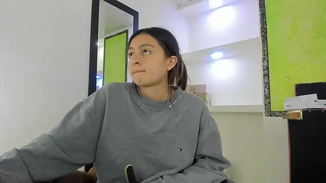 lala_clark's cam snapshot