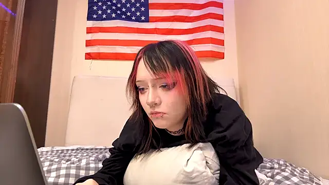 Shine_Luna's cam snapshot