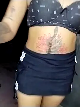 andrea_rose69's cam snapshot