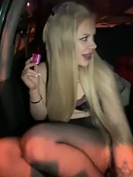 AlyssaFoxx_'s cam snapshot