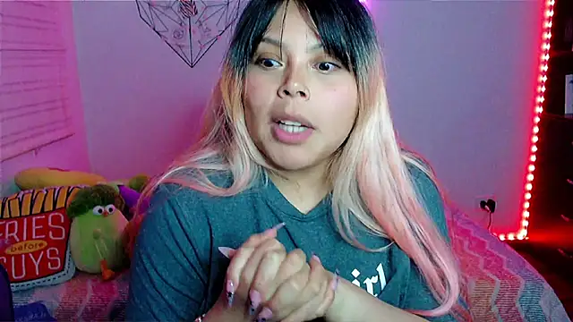 EllieMoonX's cam snapshot