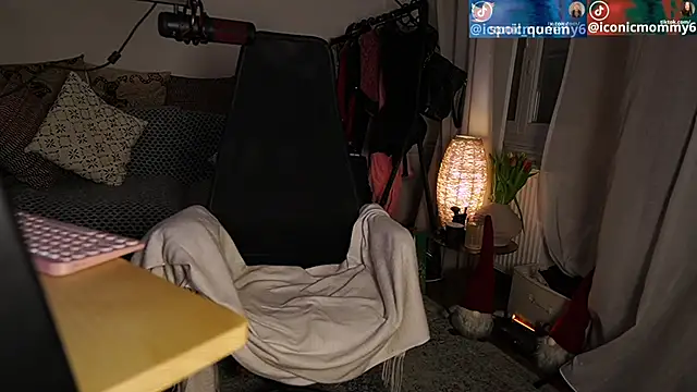 supreme_dominatrix's cam snapshot