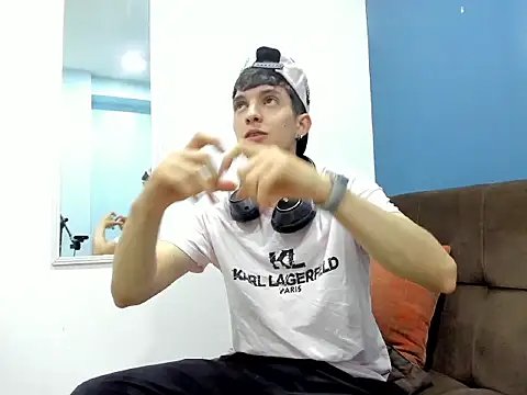 Jheampiiero live sex cam