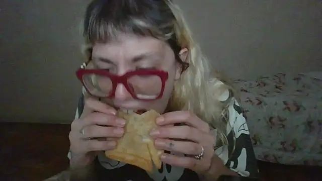 BlondieTami's cam snapshot