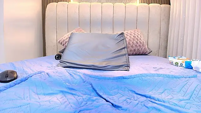 kata_hazel's cam snapshot