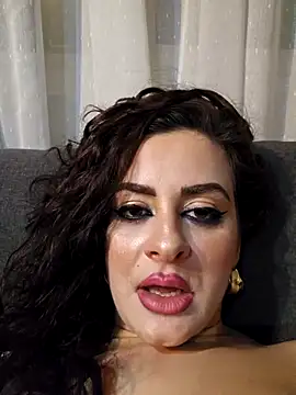 WatchTheQUEEnConQuer88's cam snapshot