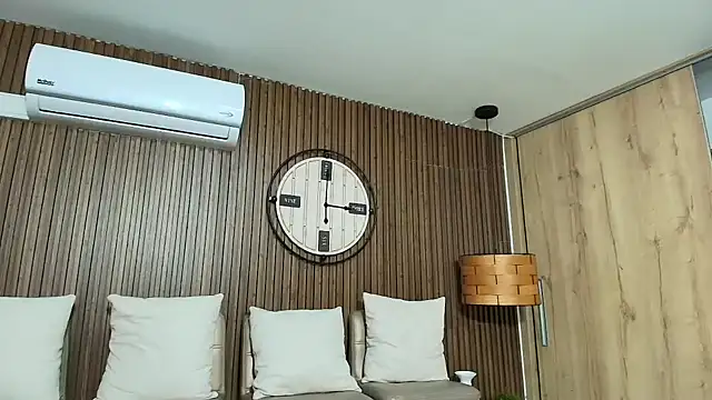 canelasquirt live sex cam