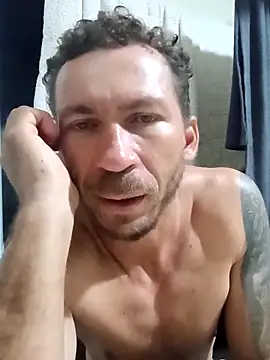 RobertoLuiz84 live sex cam