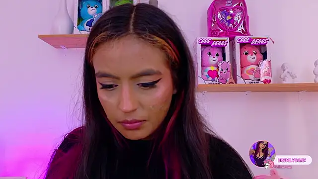 emily_bank's cam snapshot