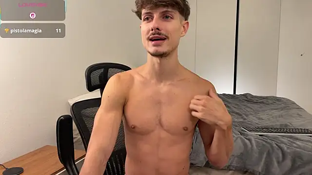 vitoraugustoxxx live sex cam