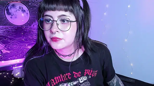 Hallucigenia_'s cam snapshot