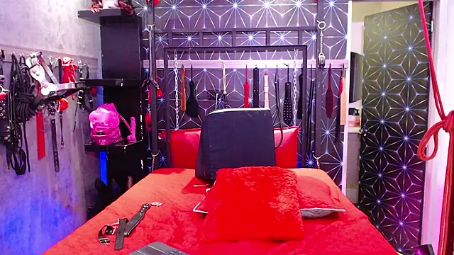 lorna_cox_bdsm's cam snapshot