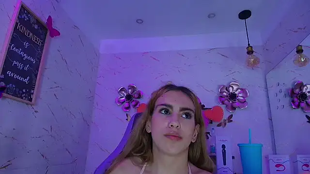 Natasha-Adams's cam snapshot