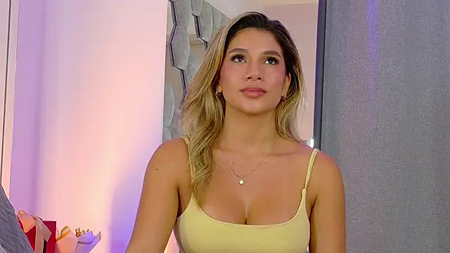 NicoleArmani's cam snapshot