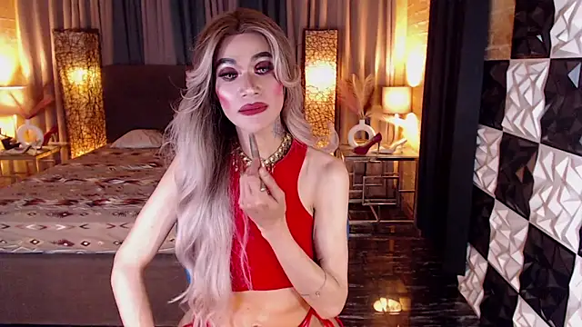 MonstrousCockDiva live sex cam