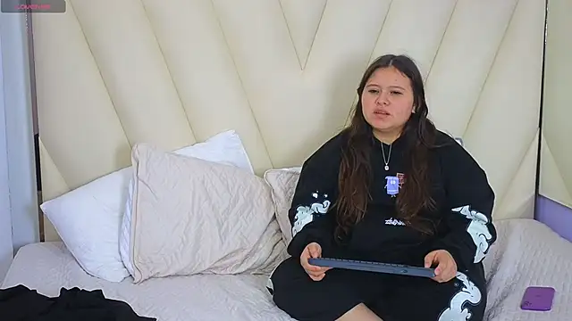 Laia_and_Aloby live sex cam