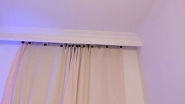 canelleGarces's cam snapshot