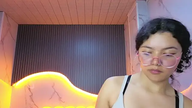 victoria_castillo_b live sex cam