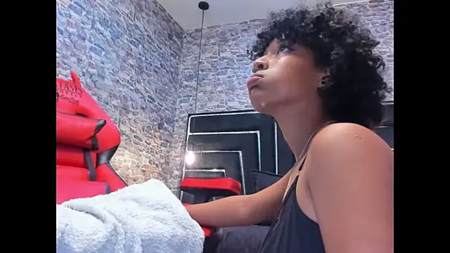 WILD_FIREE_'s cam snapshot