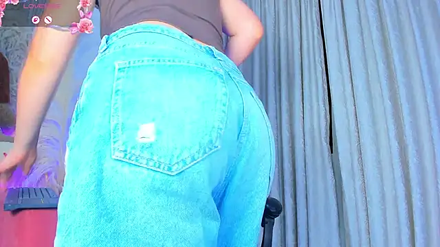 alejagarcia_'s cam snapshot