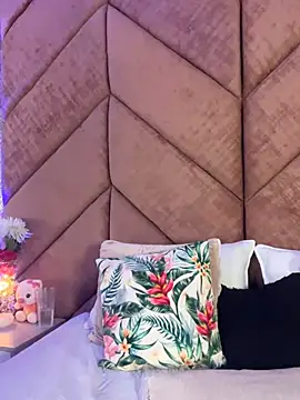 ChloeRosses's cam snapshot