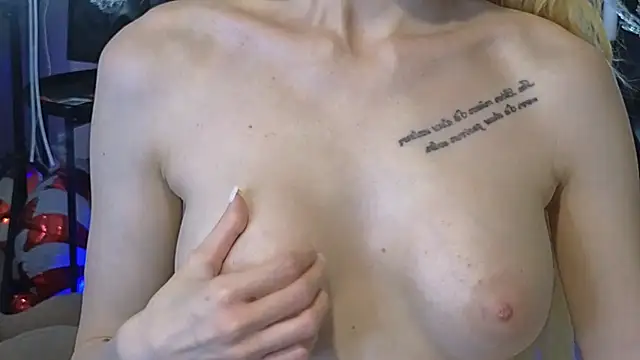 JuliaJuliette's cam snapshot