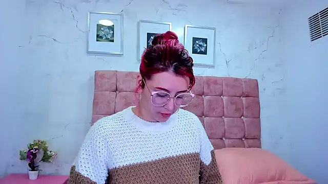 Maddy_Mills's cam snapshot