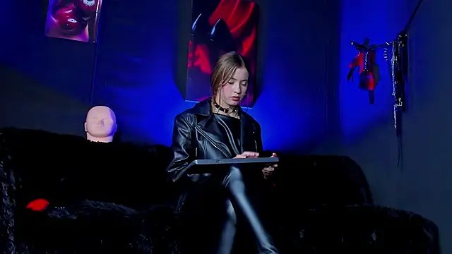 MartinaStones's cam snapshot