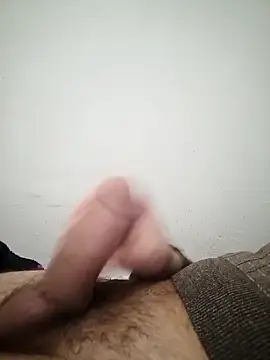 Joyyboy1995 live sex cam